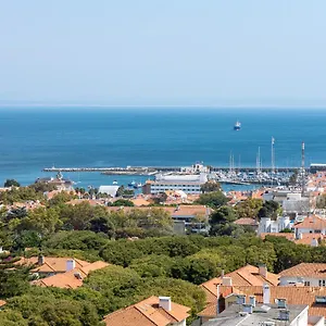 https://perfect-sea-and-mountain-view-cascais.hotels-lisbon-portugal.com